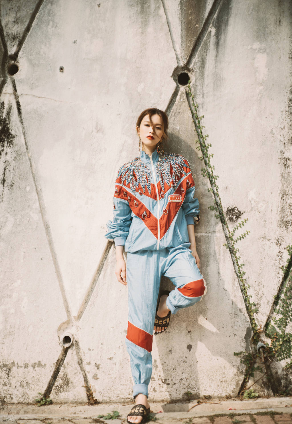 
曾是杨颖闺蜜却寂静多年才走红 今穿1万7的套装被赞：真霸气-太阳成tyc7111cc(图7)