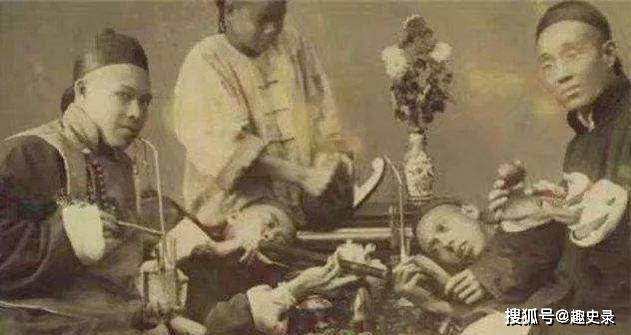 
封建社会寄生虫：八旗子弟的奢侈生活 难怪大清死亡_太阳成tyc7111(图1)