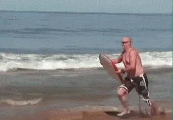 
GIF搞笑段子：图片只支持当地上传 岂非外地的不行吗【太阳成集团tyc7111cc】(图3)