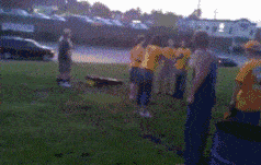 
GIF搞笑段子：图片只支持当地上传 岂非外地的不行吗【太阳成集团tyc7111cc】(图4)